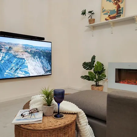 Magellano Suite. Fronte Mare + Free Park + Wi-fi Apartamento *