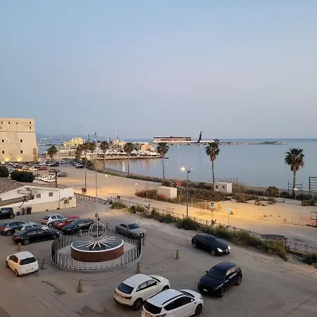 Magellano Suite. Fronte Mare + Free Park + Wi-fi Apartamento
